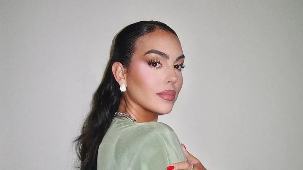 Georgina Rodríguez trae de vuelta a la moda esta insólita prenda: así lució en un evento de su hermana