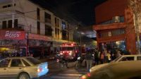 Alertas por un incendio en pleno centro salteño: se cortó el tránsito en la zona 