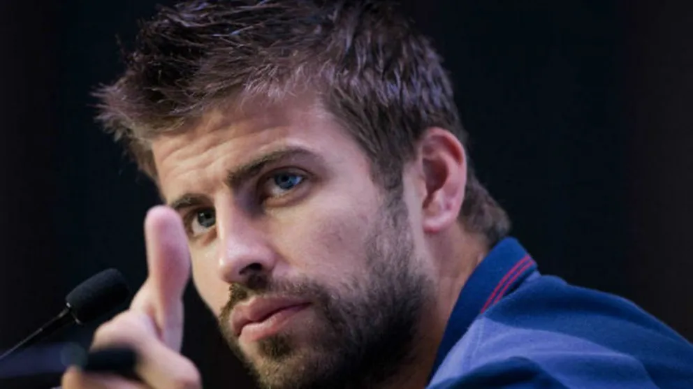 Quedó grabada la reacción de Gerard Piqué cuando sus amigos le mencionaron a Lewis Hamilton