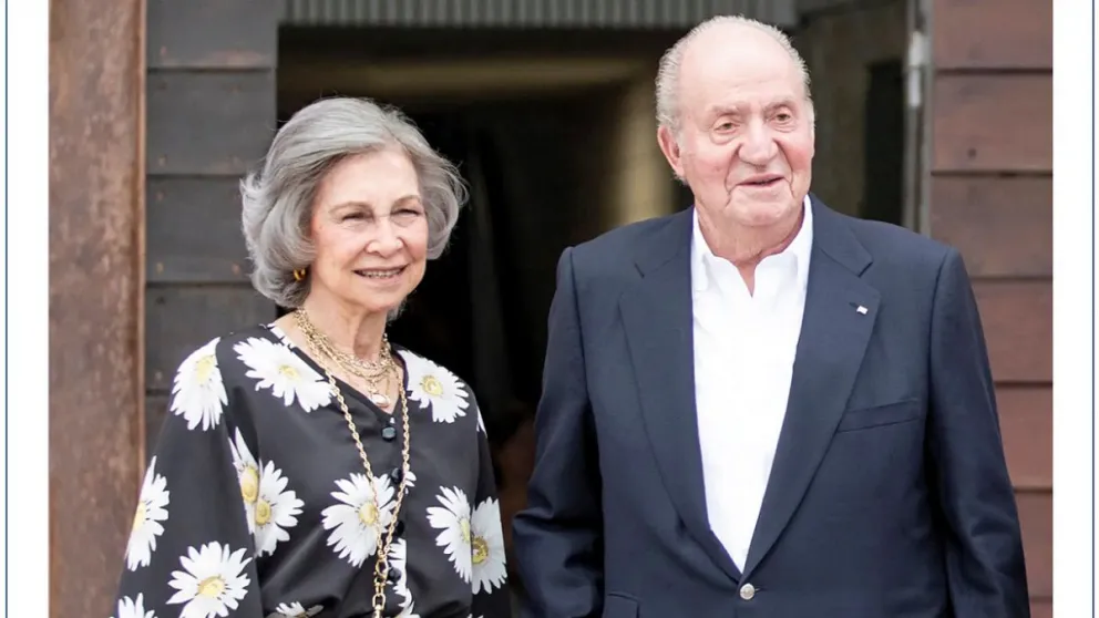 Poses y sonrisas forzadas: así fue el insólito último encuentro entre Juan Carlos I y la reina Sofía
