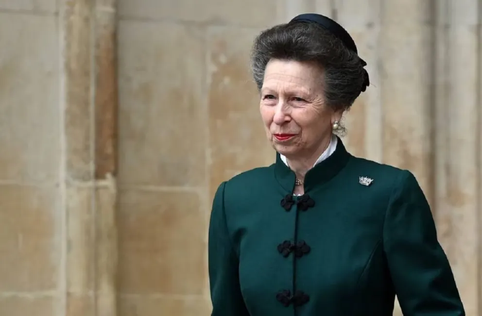 Esta es la contundente opinión de Inglaterra sobre la princesa Ana: el rey Carlos III boquiabierto
