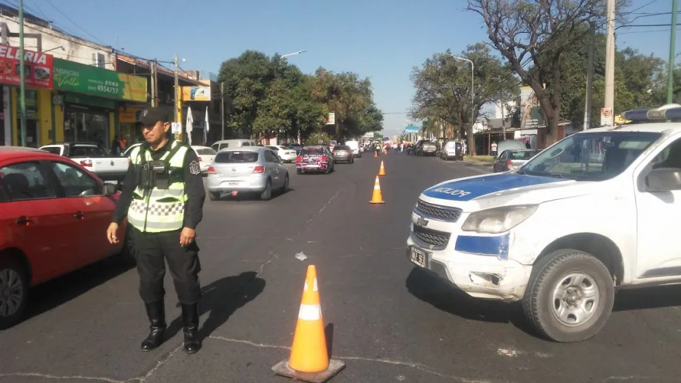 Marcha de todos los gremios municipales de la ciudad de Salta: estos son los cortes y desvíos