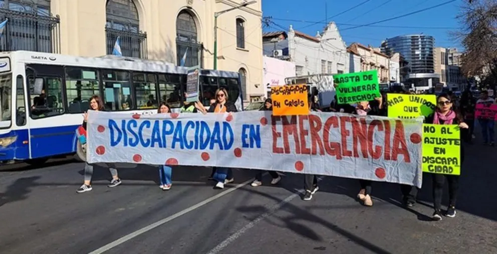 Prestadores de Discapacidad se manifestaron por la falta de pagos que sufren desde hace 6 meses