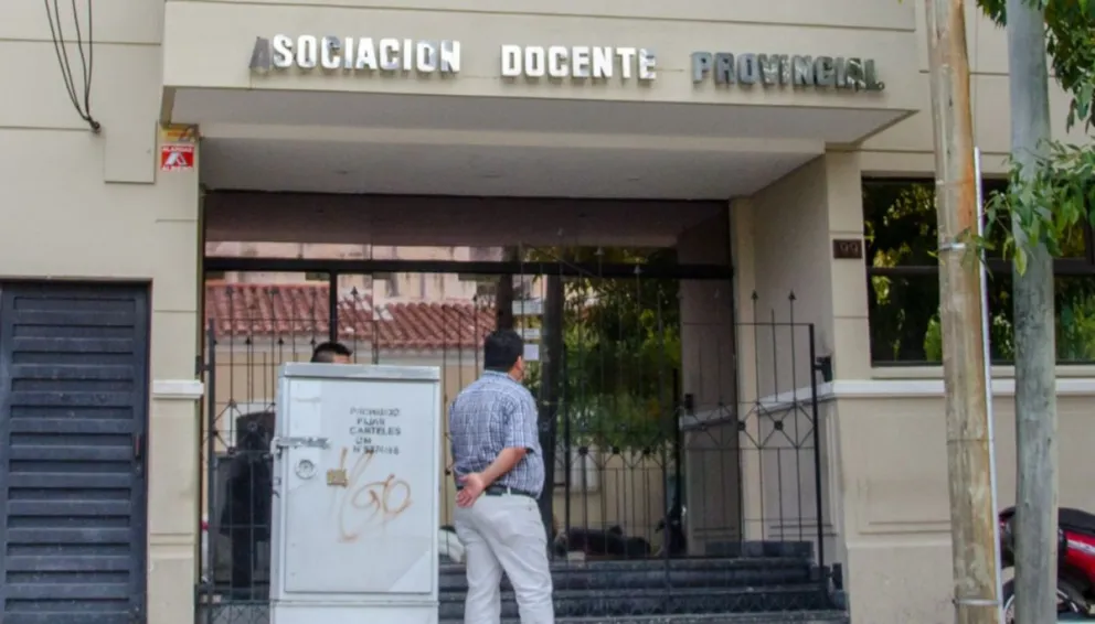 ADP instó a los docentes autoconvocados a rever el paro y resolver el conflicto     