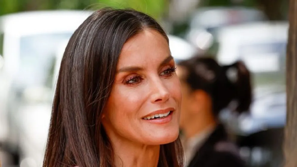 Le rogó una firma: el insólito encuentro de la reina Letizia con esta famosa influencer que colapsó las redes
