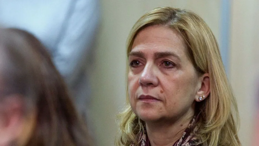 La infanta Cristina dispuesta a todo: ataca a la reina Letizia para ganar su disputa con Iñaki Urdangarin