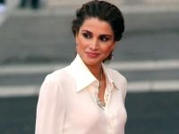 30 años de elegancia: los mejores looks de Rania de Jordania en honor a su aniversario de bodas