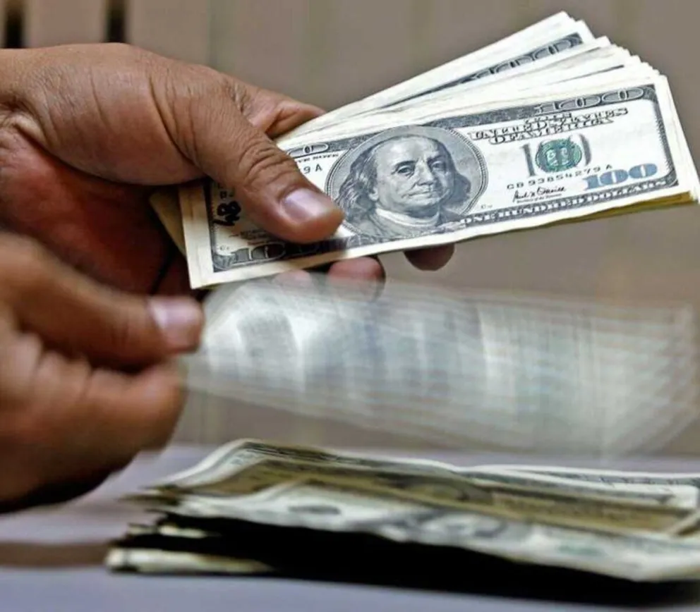 Dólar blue: así estará la cotización de la moneda para el día lunes