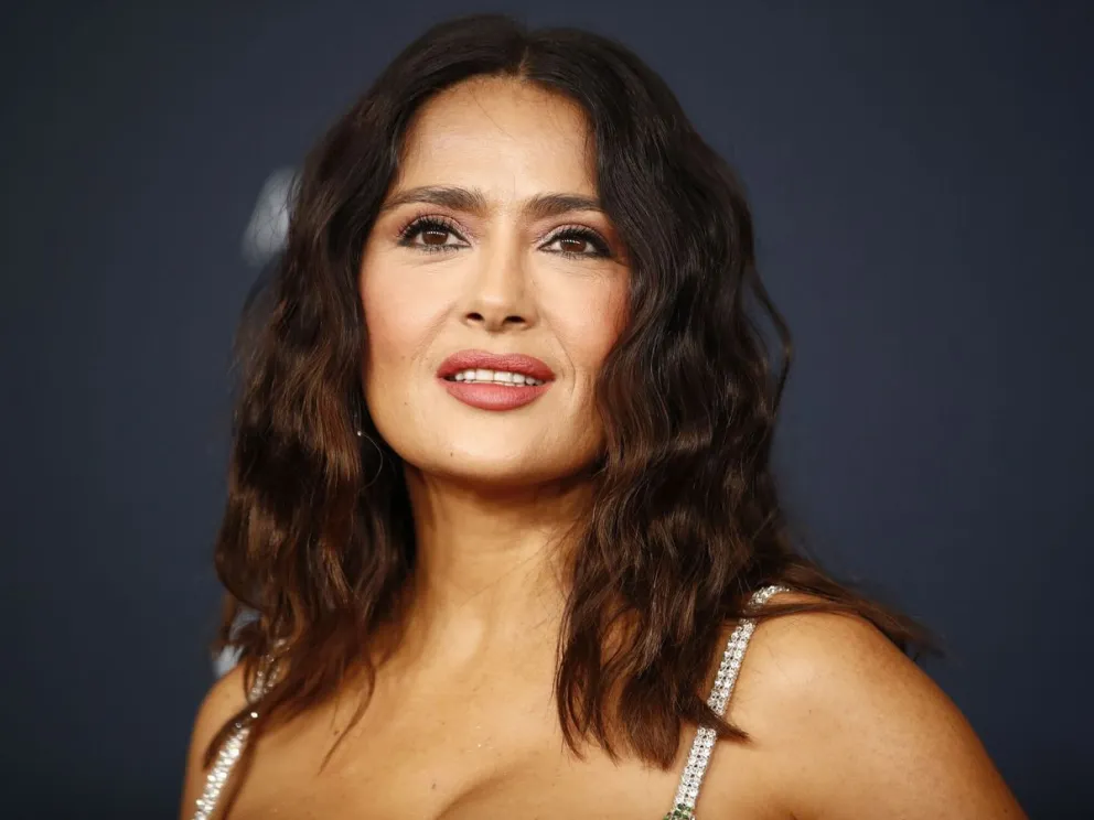 Espléndida: Salma Hayek enloquece a sus seguidores con esta sensual foto en bikini