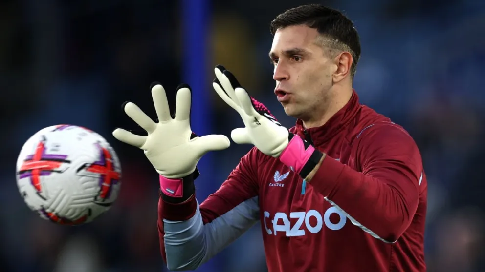 Preocupa a Scaloni: el Aston Villa fue contundente y dejó en claro su postura sobre el futuro de Dibu Martínez