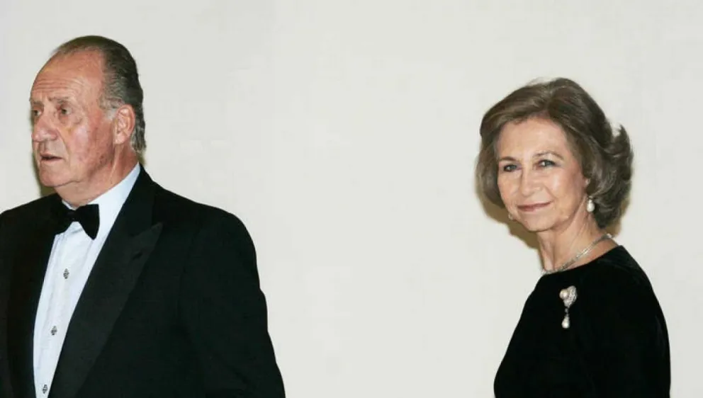 La reina Sofía, destruida: así actuaron Felipe VI, Cristina y Elena frente a las traiciones de Juan Carlos I