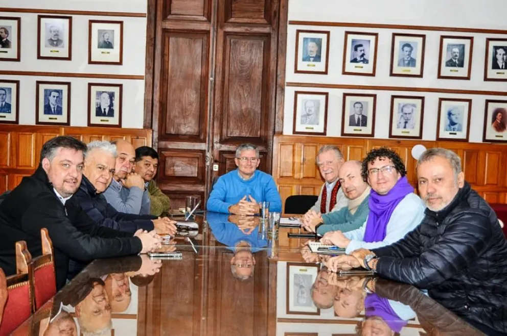 Antonio Marocco se reunió con legisladores para coordinar trabajos sobre el acuerdo docente