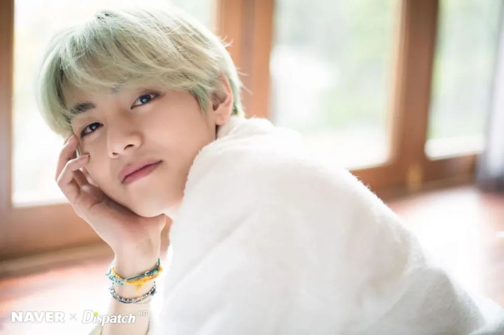V de BTS se alejó del K-pop para adentrarse en una nueva faceta musical: el ARMY sorprendido