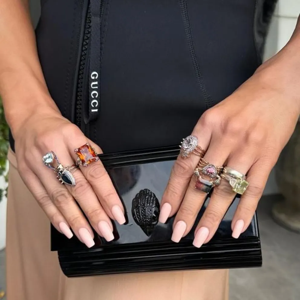 Atención: este es el color de uñas que será tendencia en el verano, las famosas ya lo usan