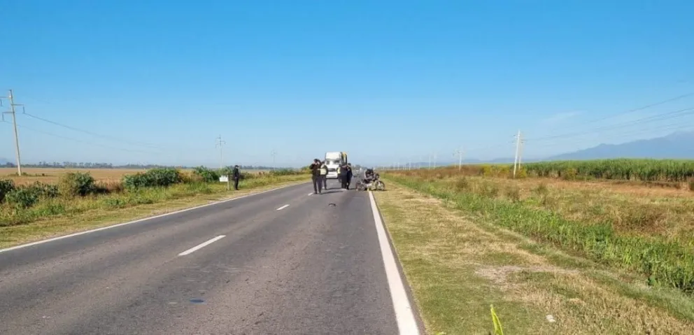 Terrible siniestro vial: un motociclista fue atropellado por un vehículo, el chofer se dio a la fuga 