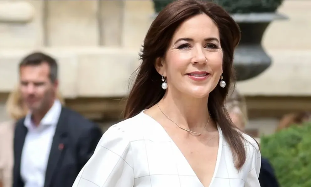 El look que lució Mary de Dinamarca en su visita al hospital que llevará su nombre