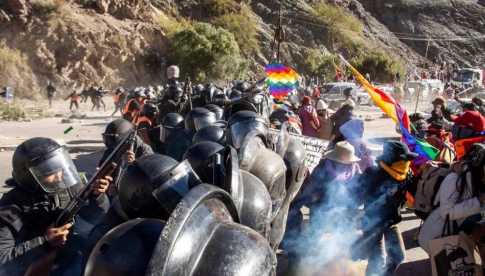 VIDEO| Brutal represión en Jujuy: varios heridos con balas de goma y más de 30 detenidos