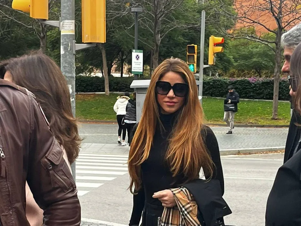 Insólito y picante reclamo de la familia de Gerard Piqué para Shakira: Clara Chía logró superarla