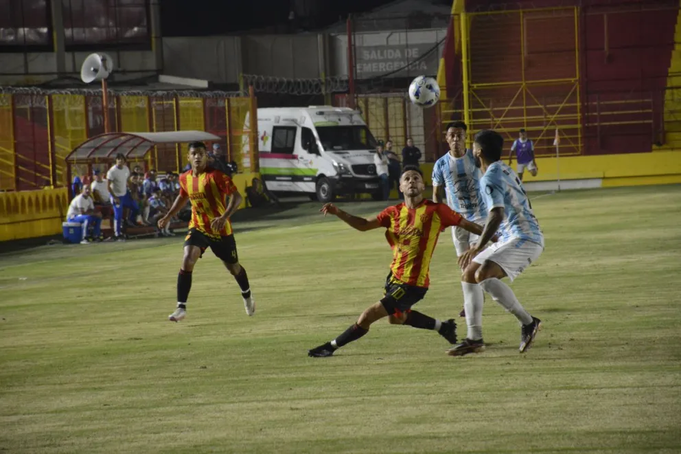 Gimnasia y Tiro cayó con Sarmiento de Resistencia y cortó una racha de 17 partidos sin perder