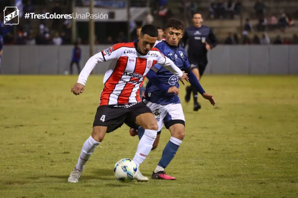 Un punto con sabor a poco: Juventud Antoniana empató 1 a 1 con 9 de Julio 