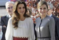 Batalla real: así es como la reina Letizia y Rania de Jordania demuestran sus ostentosos estilos opuestos 