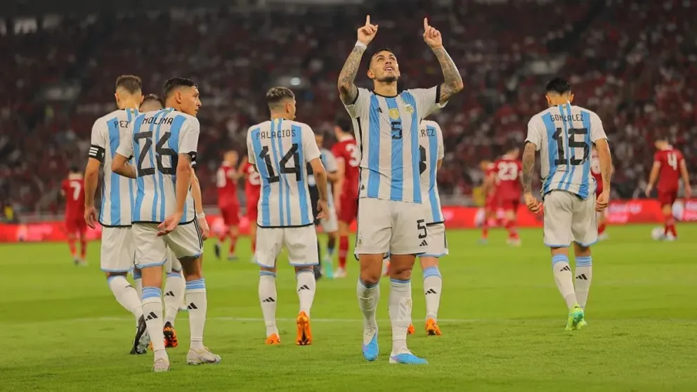 Lionel Scaloni no lo puede creer: Leandro Paredes y una jugada espectacular frente a Indonesia 