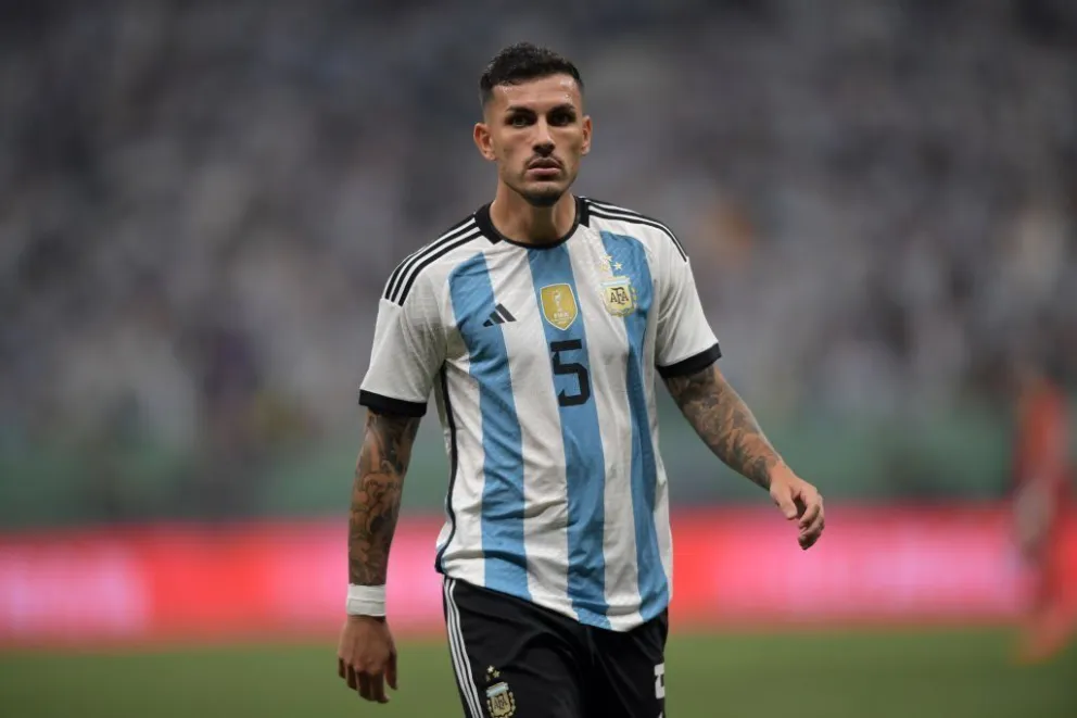 Mientras el PSG lo menosprecia, dos gigantes se pelean por Leandro Paredes