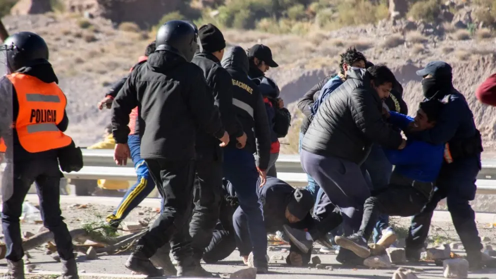 Represión en Jujuy: un adolescente perdió un ojo tras recibir dos balas de goma  