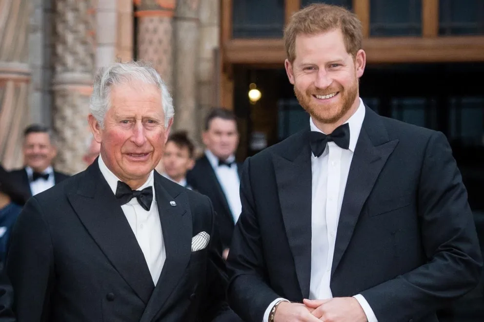 Este fue el conmovedor y fuerte mensaje del rey Carlos III a Harry en el día del padre: Guillermo atónito