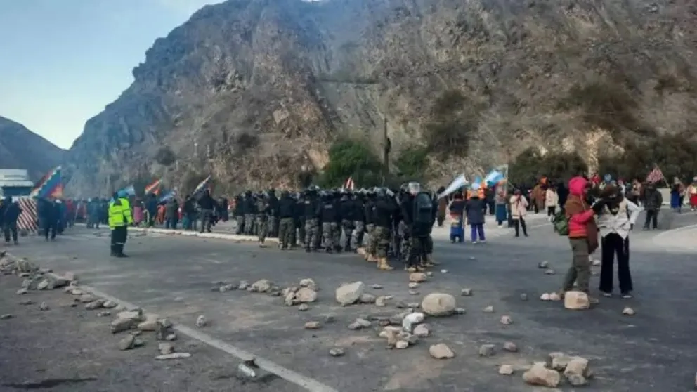 Represión en Jujuy: las comunidades originarias en contra de la reforma constitucional de Gerardo Morales