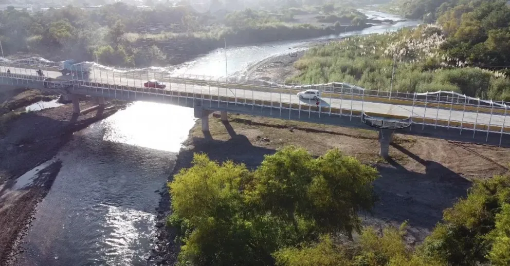 URGENTE: una mujer intentó quitarse la vida en el puente del Río Arenales