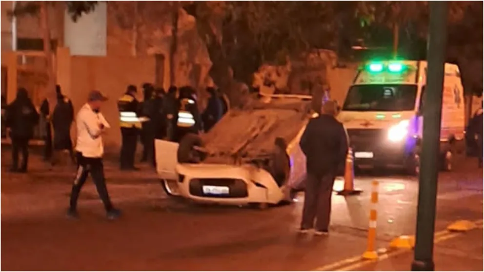 Un violento accidente conmocionó la noche del miércoles en la zona sur de la ciudad