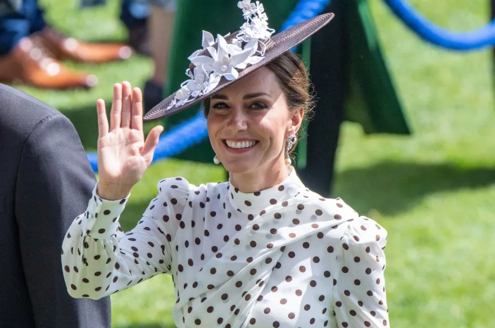 Por esta razón Kate Middleton ama los vestidos de flores y de lunares