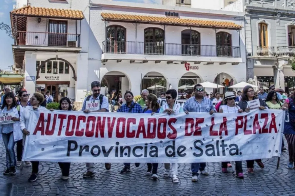 En Salta, los docentes autoconvocados marcharon en apoyo a los maestros jujeños