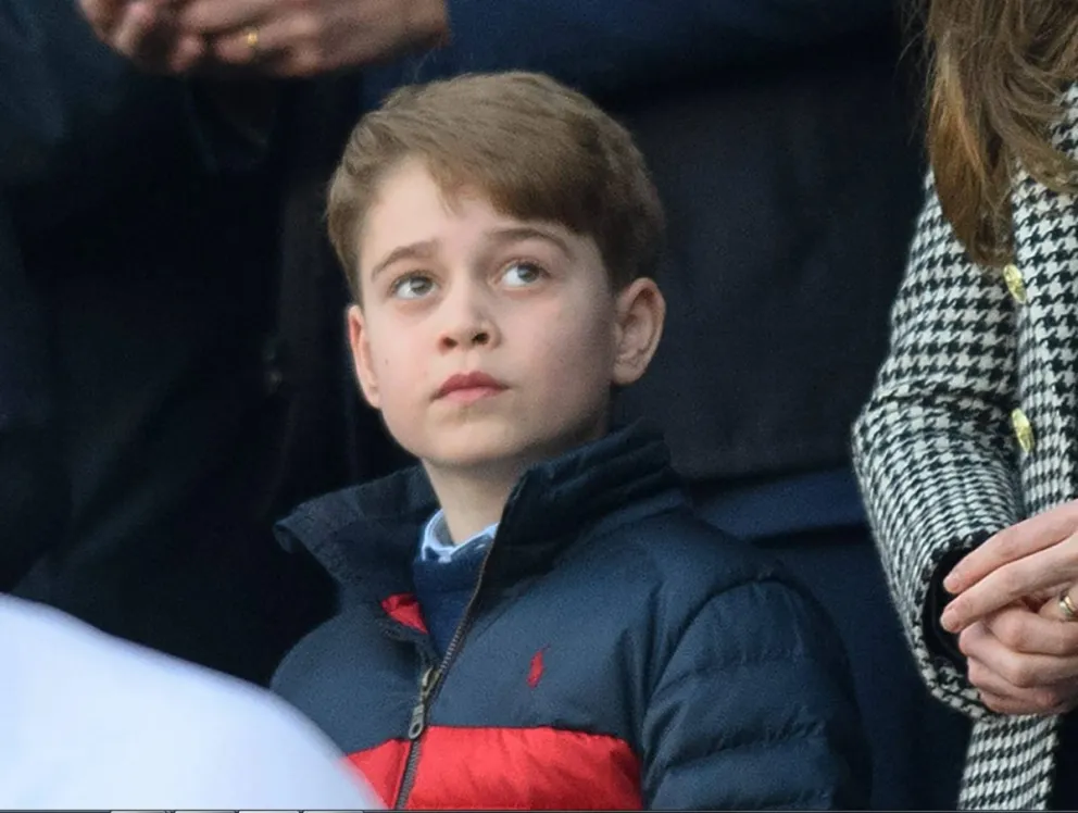 ¿Es definitivo? El príncipe George conoce el nuevo internado donde estudiará