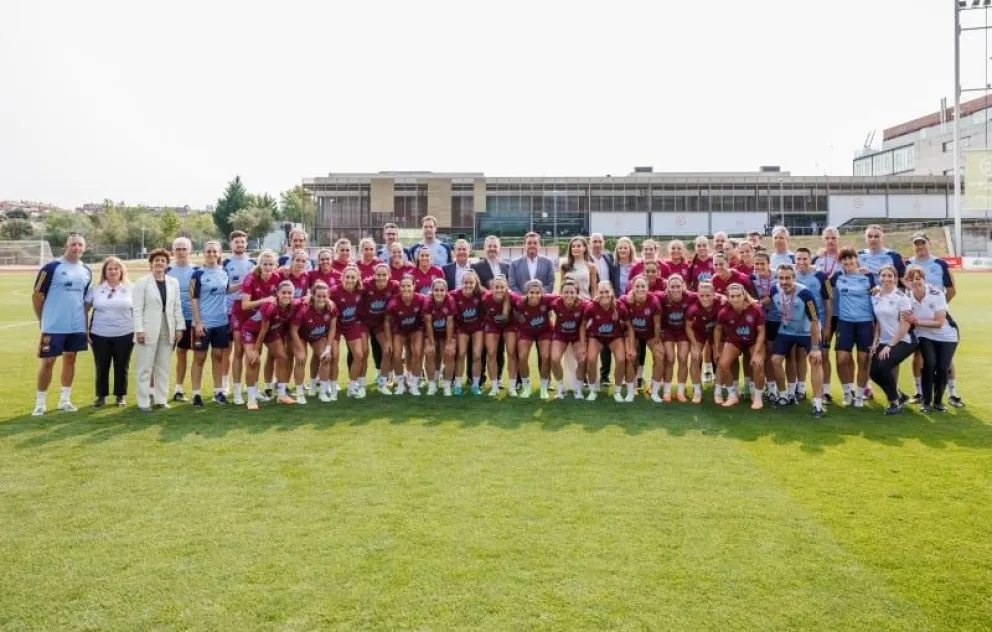Selecci&oacute;n de f&uacute;tbol femenino y reina Letizia